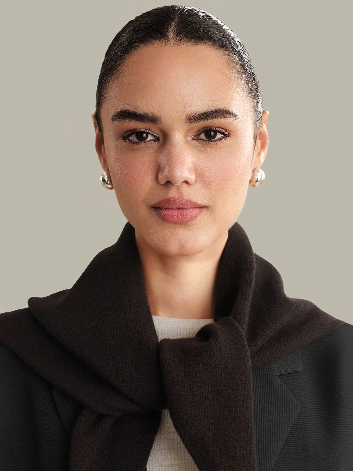 Elle: 100% Cashmere Triangle Scarf - Image 2