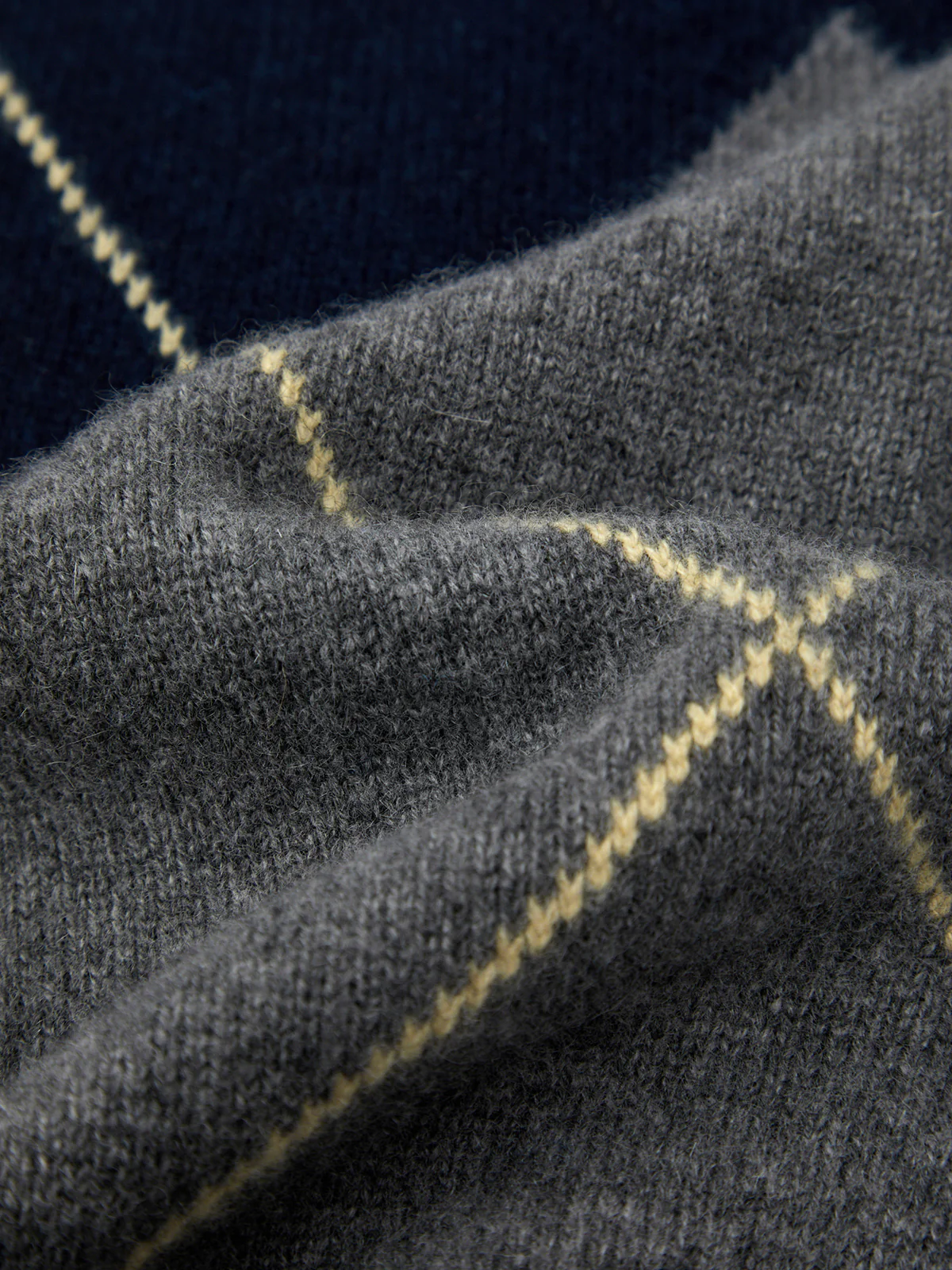 Holland: Oversized 100% Cashmere Argyle Sweater - Image 5