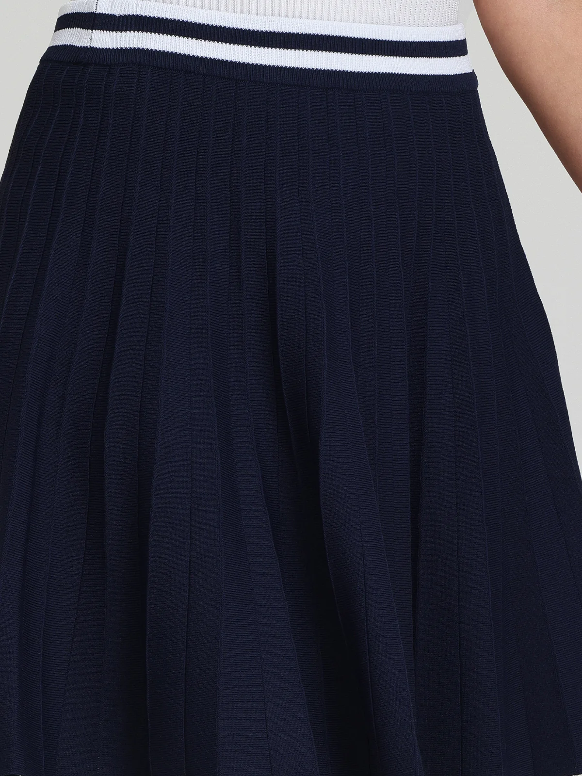 Larissa: Stripe Waist Pleated Tennis Skirt - Image 5