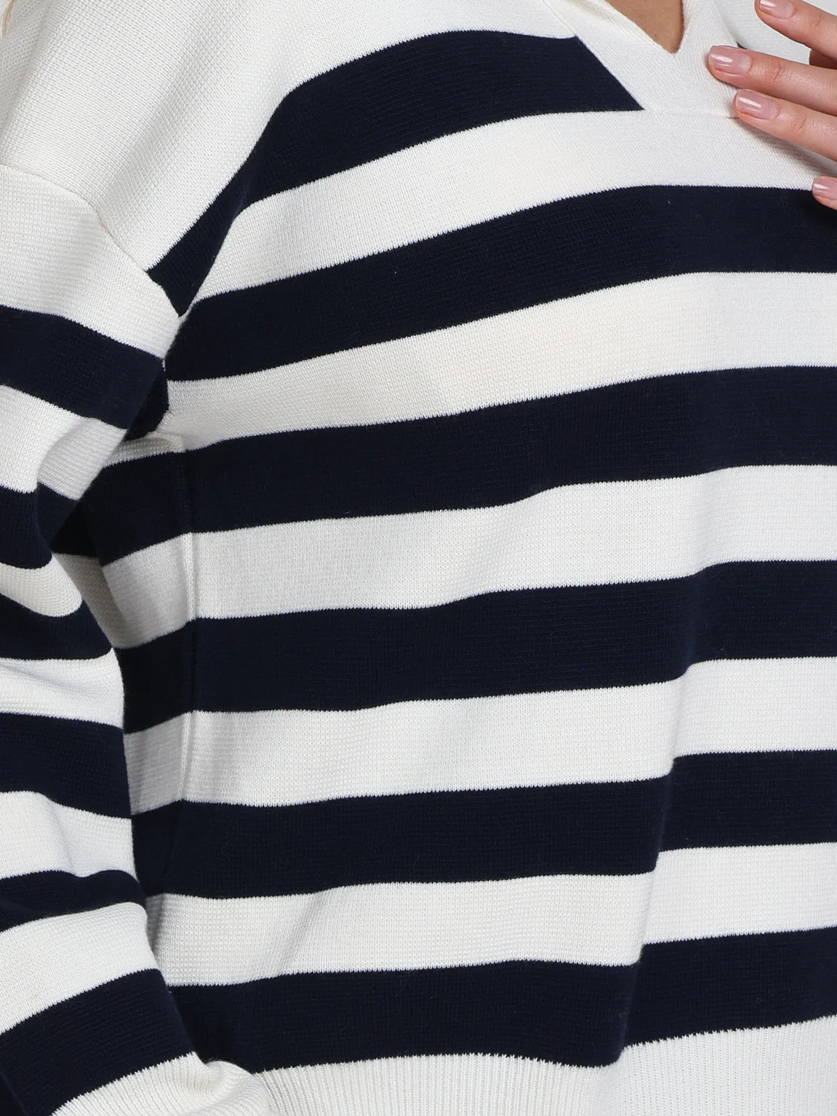 Peggy: Stripe Open Collar Sweater - Image 5